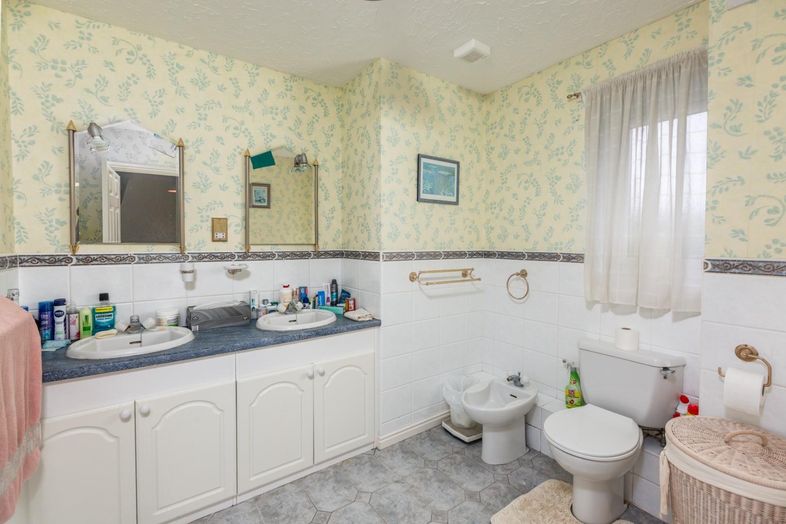 Ffordd Draenen Ddu, West Cross, Newton, Swansea, SA3 5RP